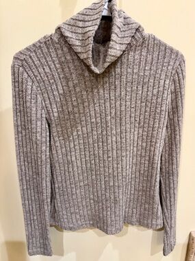 Ribbed Turtleneck Sweater - Light Taupe/Brown
